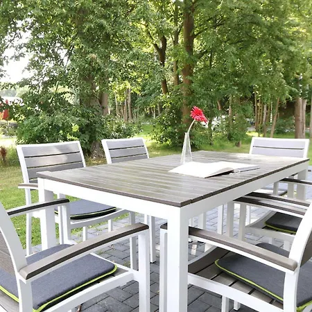 Haus Sonne - Whg 03 Strandraeuber Thiessow